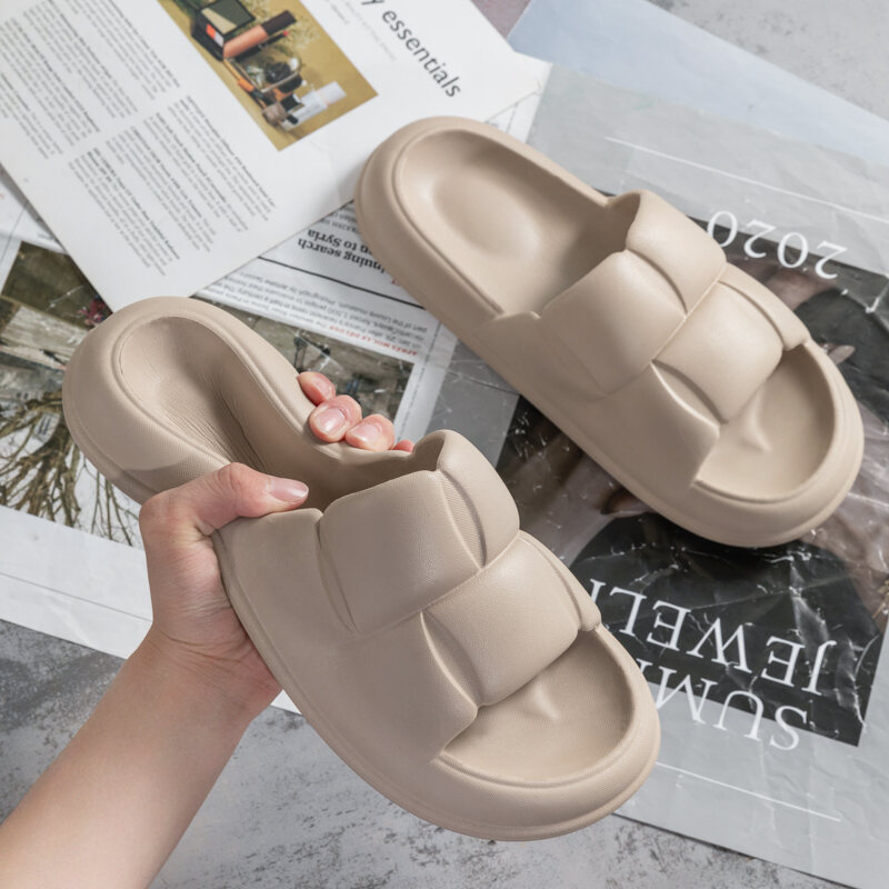 Summer New Slippers Men's Indoor Home Home Home Bath Non-slip Soft Bottom Feeling of Walking on Shit Home Simple and Stylish Outer Wear