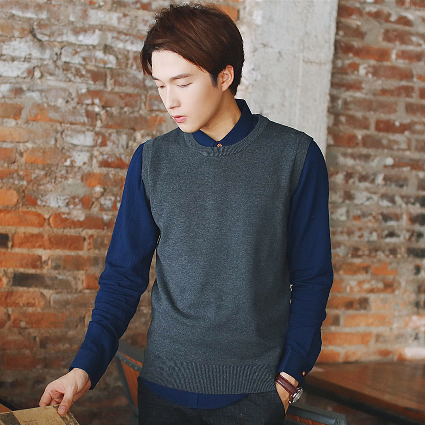 Round Neck Sleeveless Sweaters Men Stripe Good Quality Young Pullover Vest Solid Color Male Knitting Sweater Vests